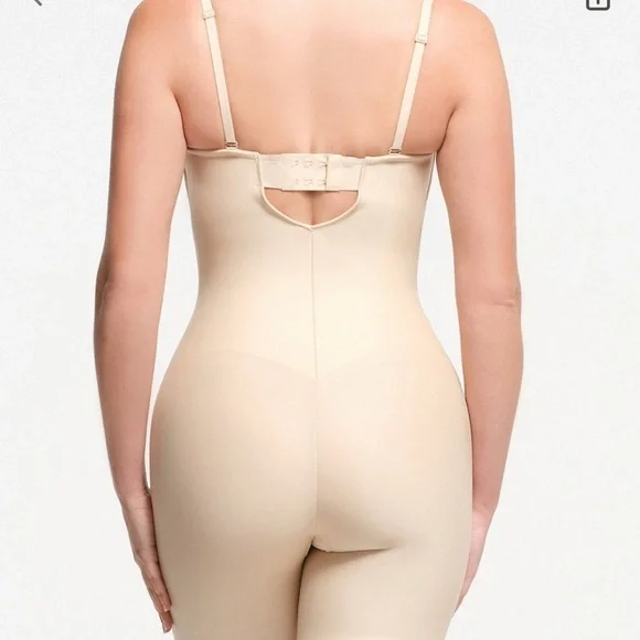 Skims Body Underwire Mid Thigh Bodysuit - Picture 4 of 7
